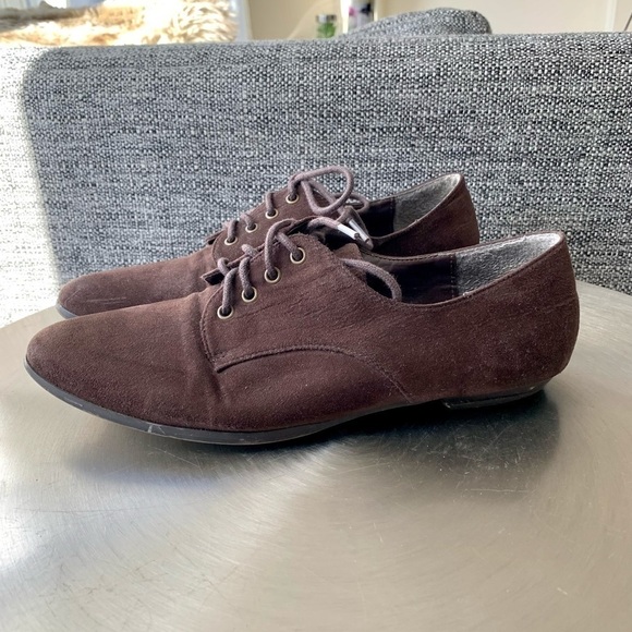 Forever 21 brown lace up Oxford Shoes pointed toe faux suede casual shoes 7 - Picture 2 of 6